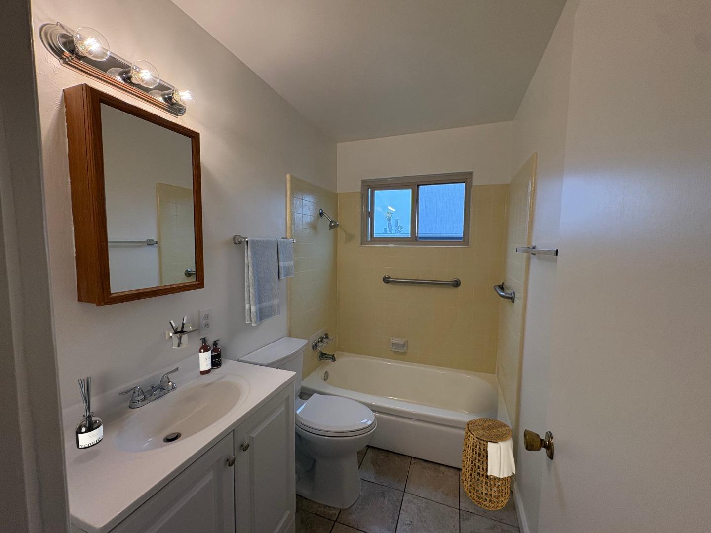 1675 Luxton Street Seaside, CA 93955 - Photo 8 of 33