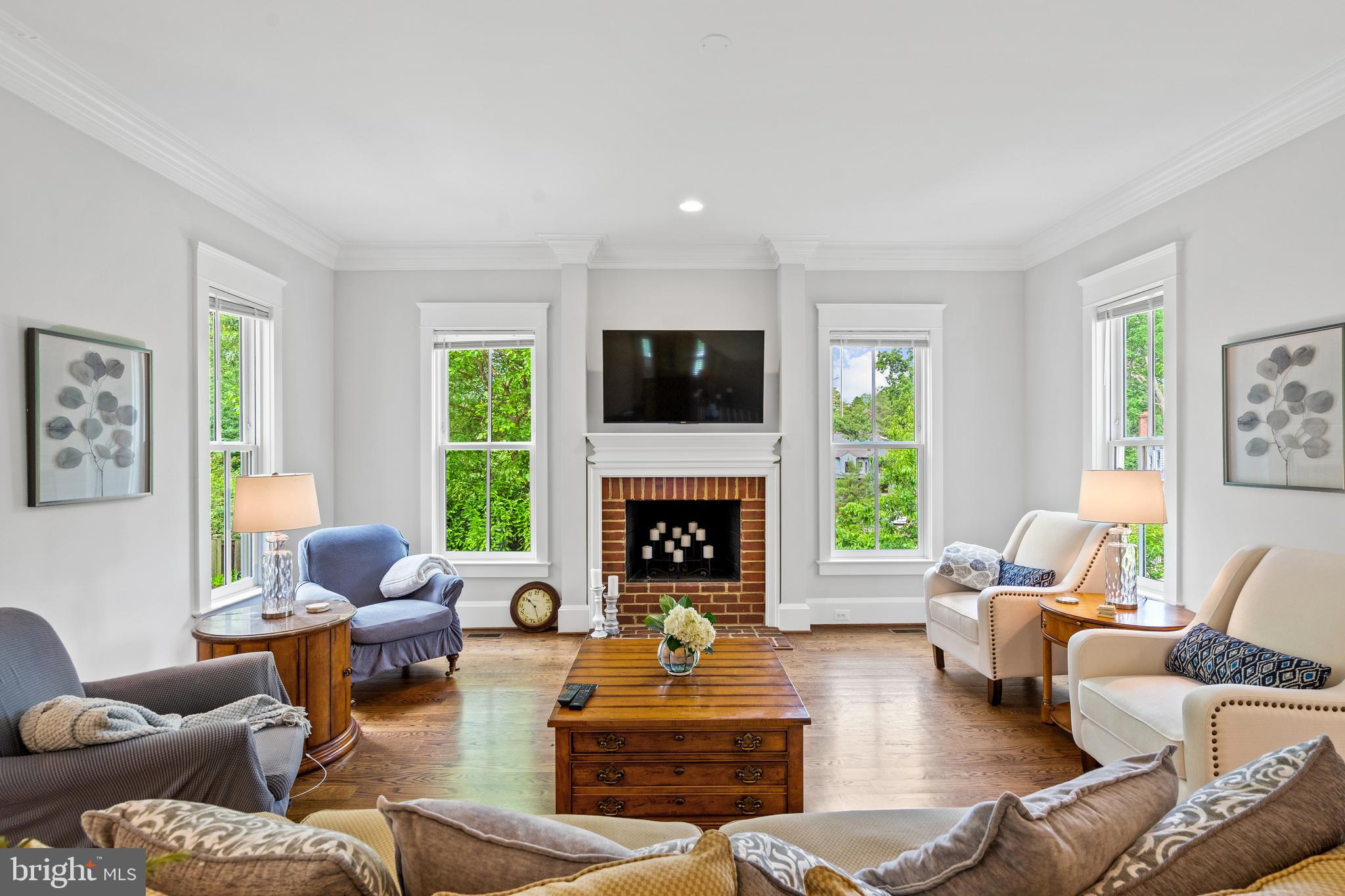 2436 Ridge Rd Drive Alexandria, VA 22302 - Photo 12 of 80 Living Room