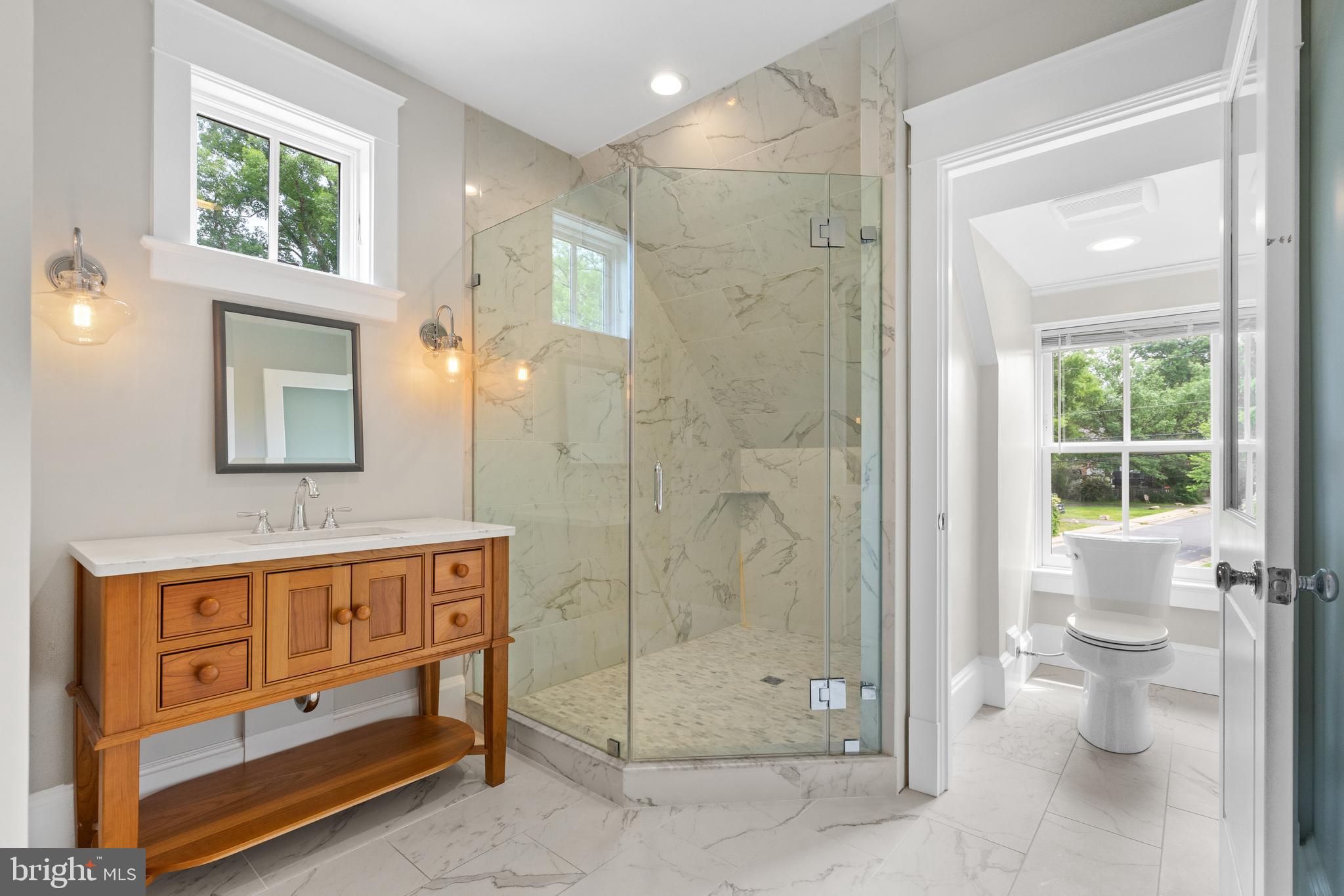 2436 Ridge Rd Drive Alexandria, VA 22302 - Photo 41 of 80 Primary Bathroom