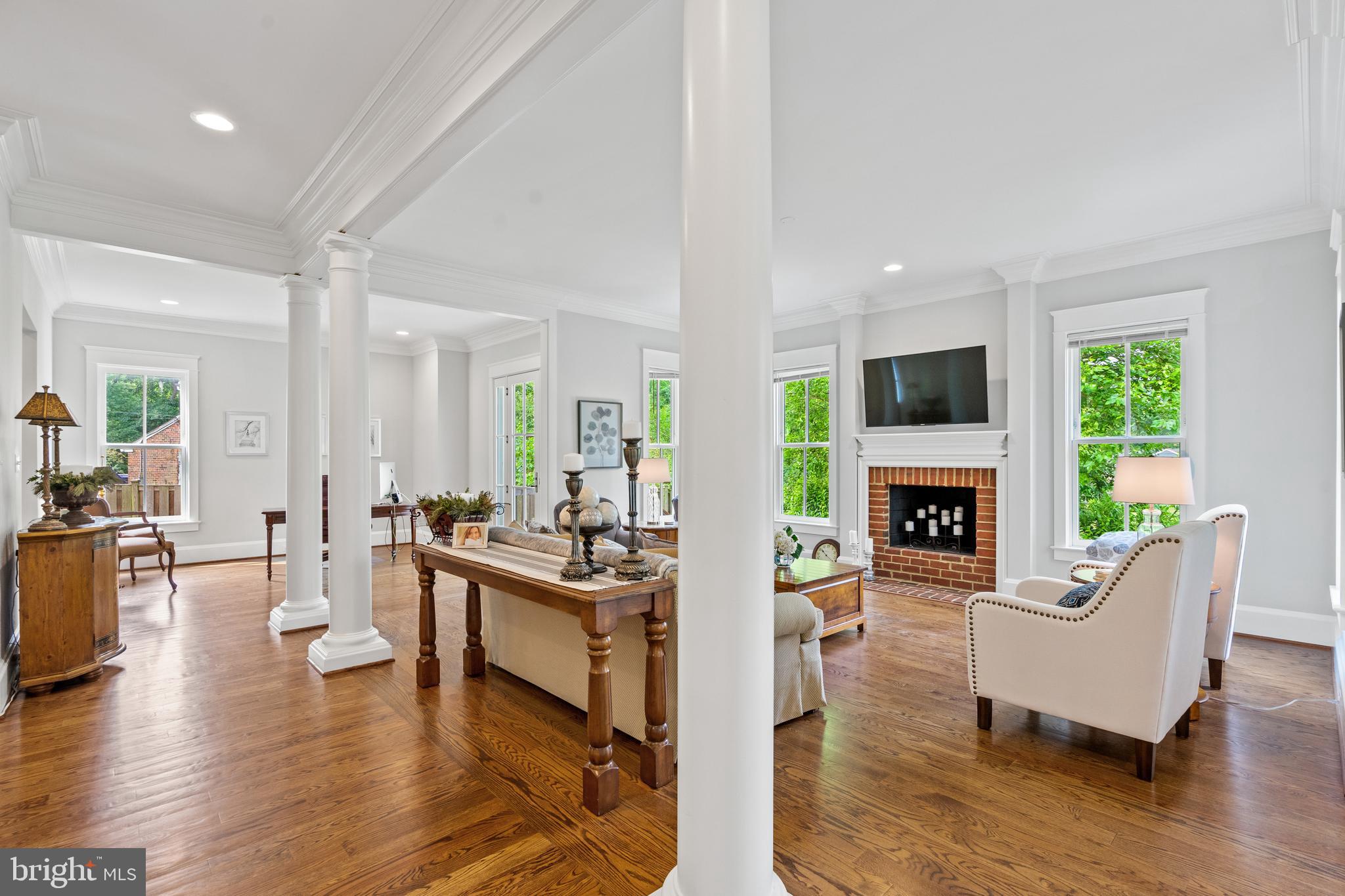 2436 Ridge Rd Drive Alexandria, VA 22302 - Photo 10 of 80 Living Room