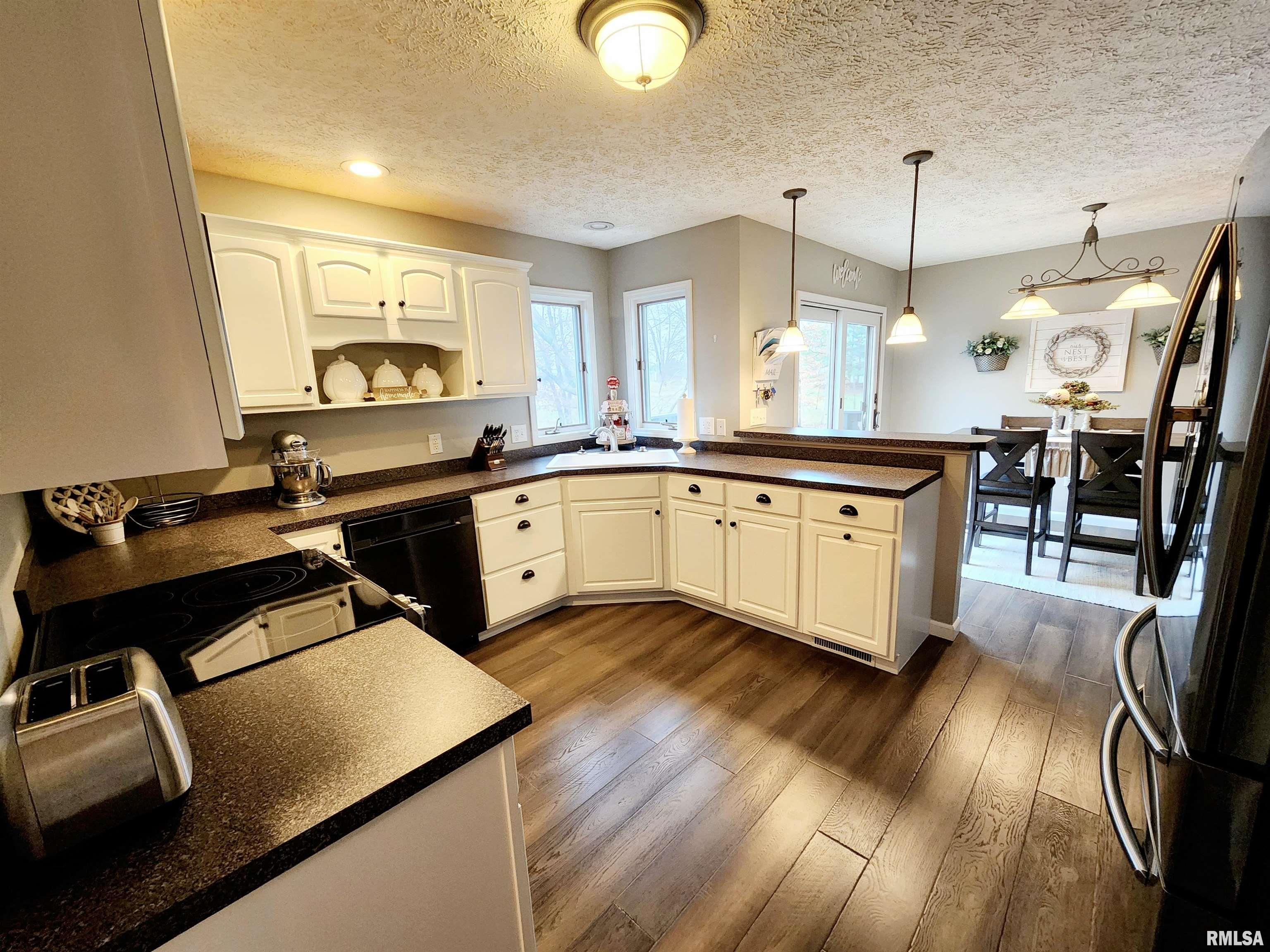 2004 North Woods Place Mount Vernon, IL 62864 - Photo 11 of 57