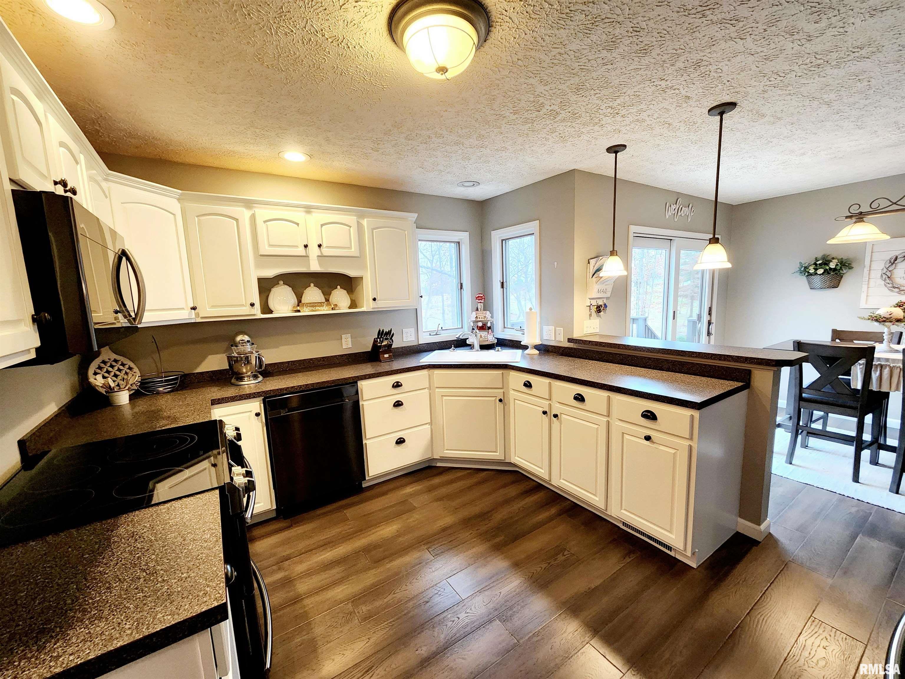 2004 North Woods Place Mount Vernon, IL 62864 - Photo 13 of 57