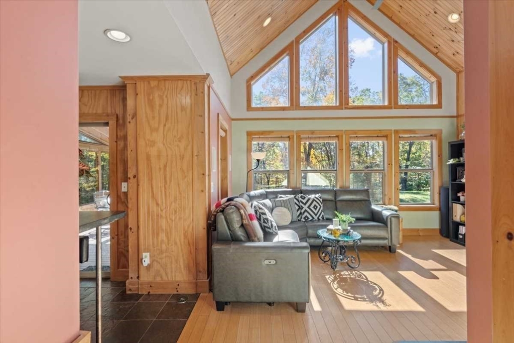 193 Nichewaug Road Petersham, MA 01366 - Photo 4 of 42