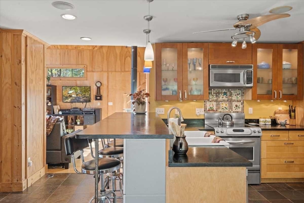 193 Nichewaug Road Petersham, MA 01366 - Photo 9 of 42