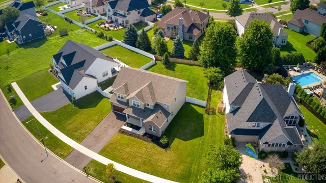 $575,000 | 2948 Old Glory Drive, Yorkville, IL 60560