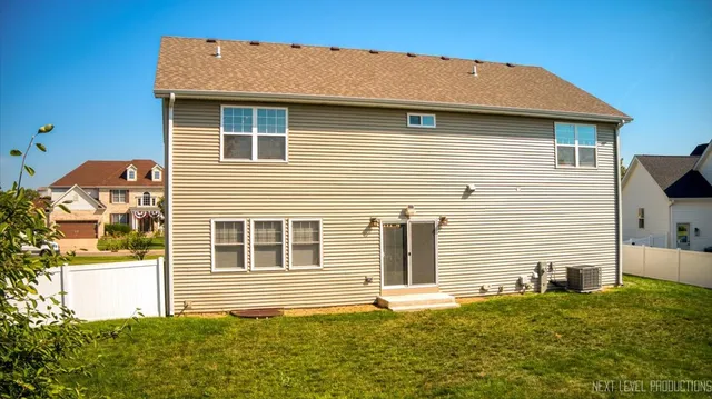 $575,000 | 2948 Old Glory Drive, Yorkville, IL 60560