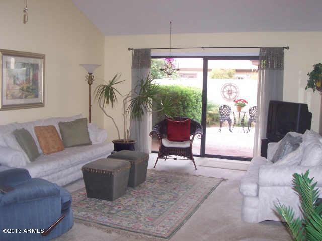 715 West Boxelder Place Chandler, AZ 85225 - Photo 4 of 4 Boxelder-Living