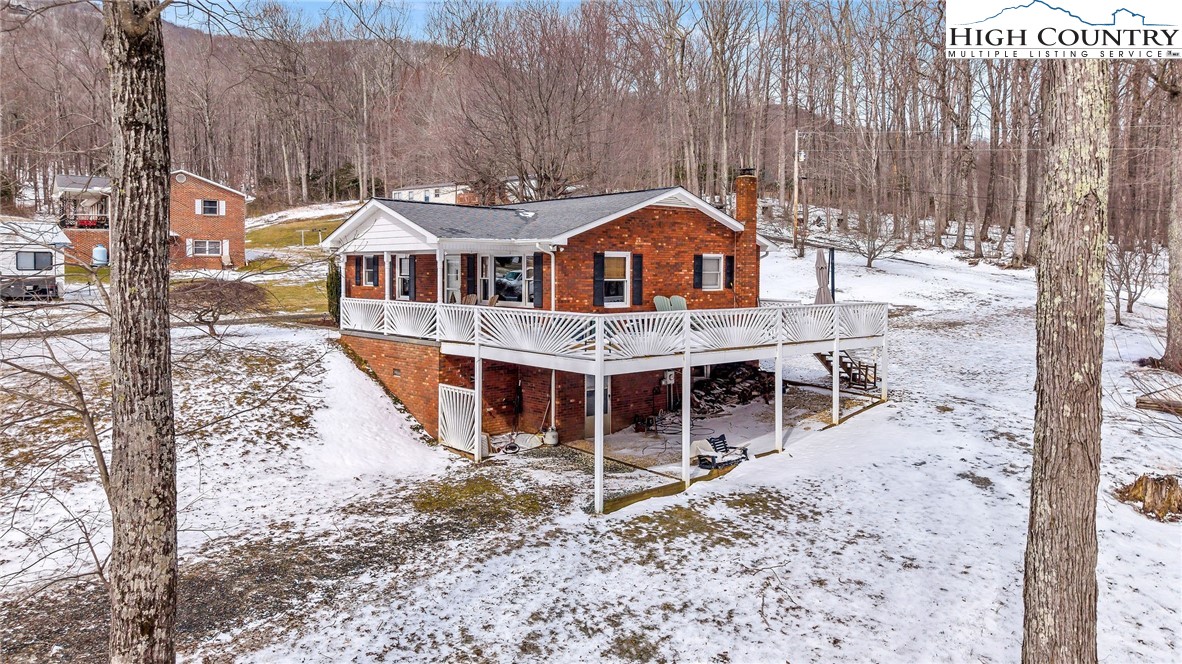 1417 Black Bear Inn Road West Jefferson, NC 28694 - Photo 5 of 27