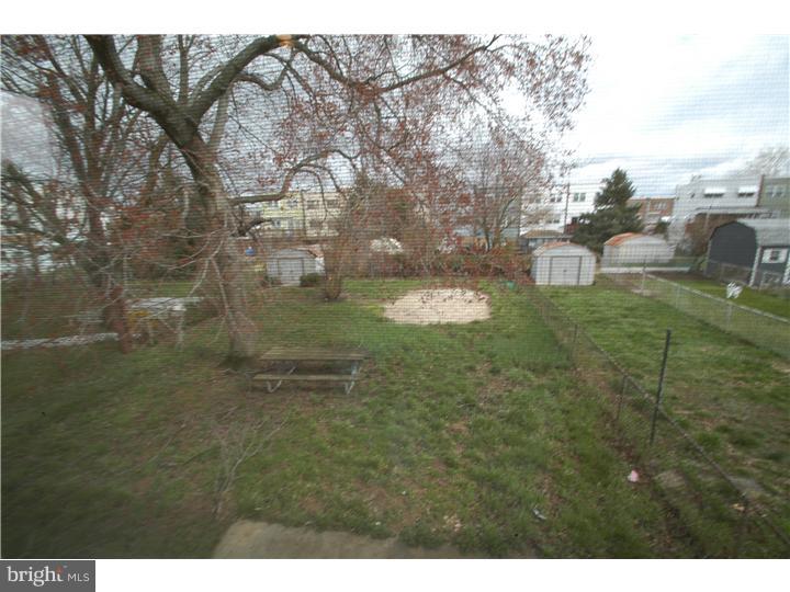 12137 Barbary Road Philadelphia, PA 19154 - Photo 17 of 17 Back Yard