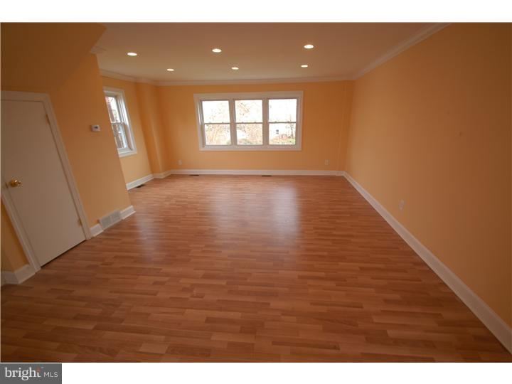 12137 Barbary Road Philadelphia, PA 19154 - Photo 4 of 17