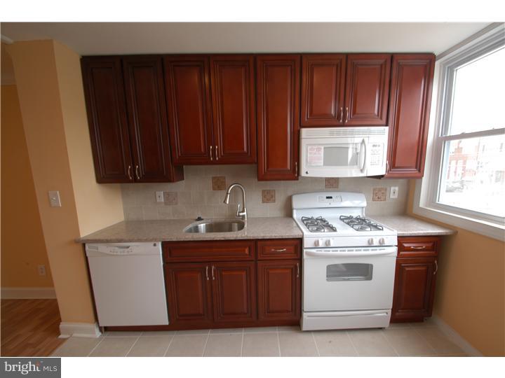 12137 Barbary Road Philadelphia, PA 19154 - Photo 7 of 17 Kitchen