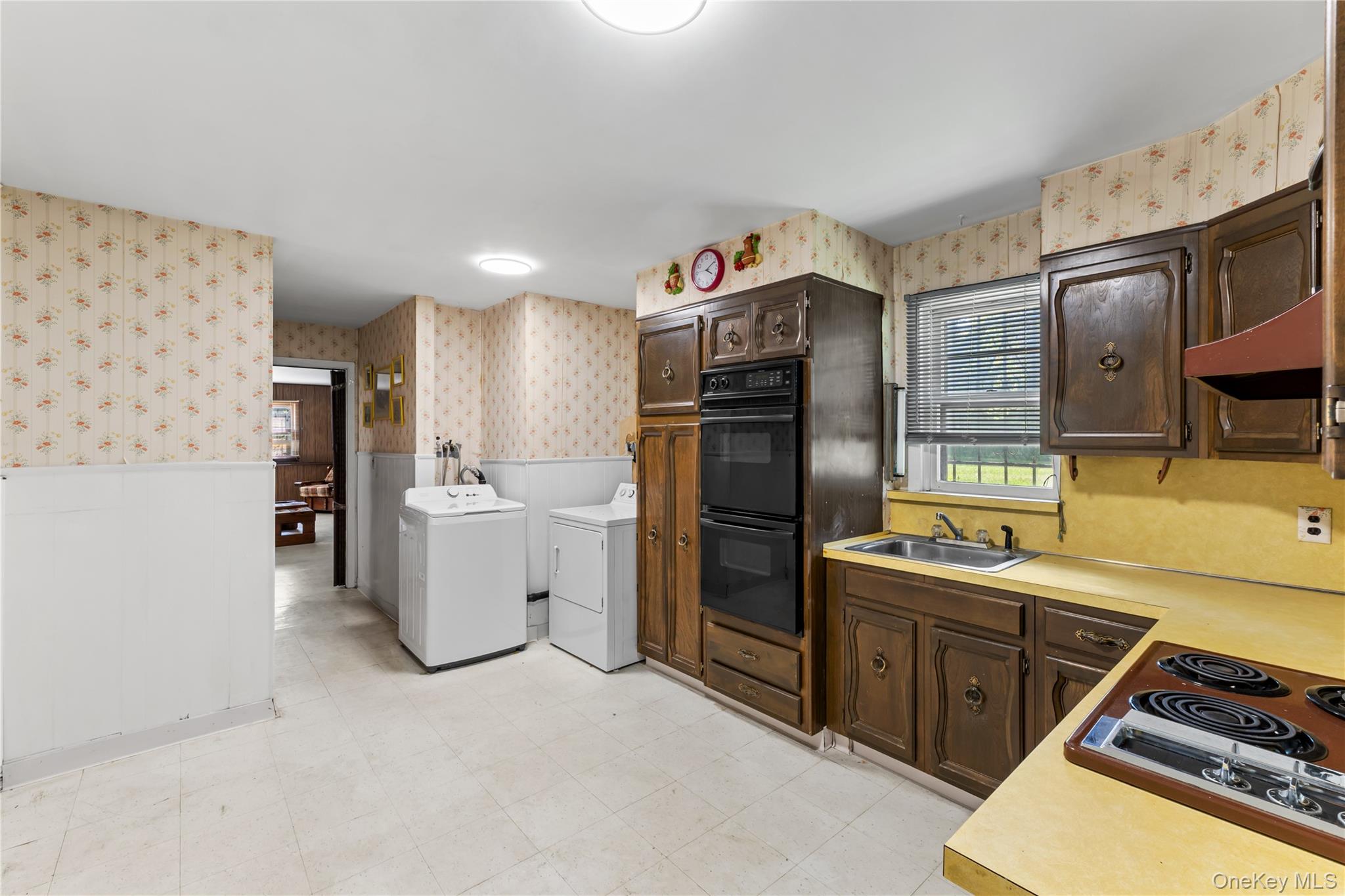 7 Roxbury Court Chestnut Ridge, NY 10977 - Photo 20 of 27 Gallery Image 20