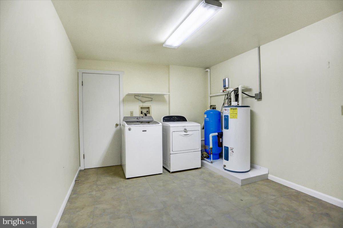 6685 Furnace Road Waynesboro, PA 17268 - Photo 26 of 45 Laundry / utility room