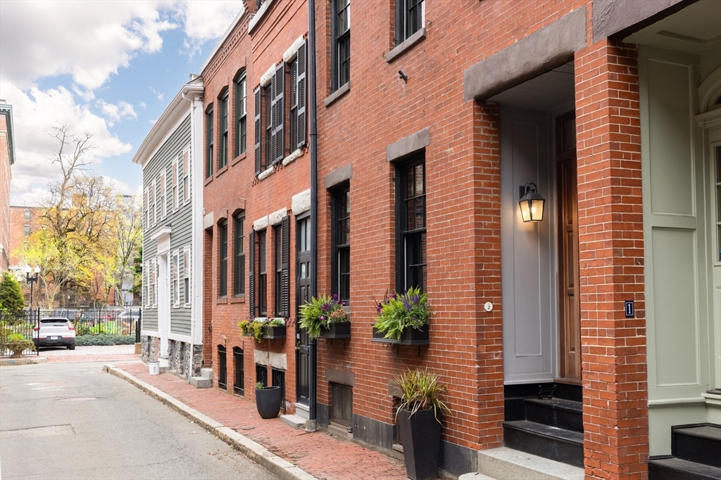 2 Haven Street Boston, MA 02118 - Photo 17 of 18