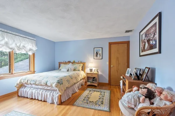 $1,995,000 | 132 Williams Road, Concord, MA 01742