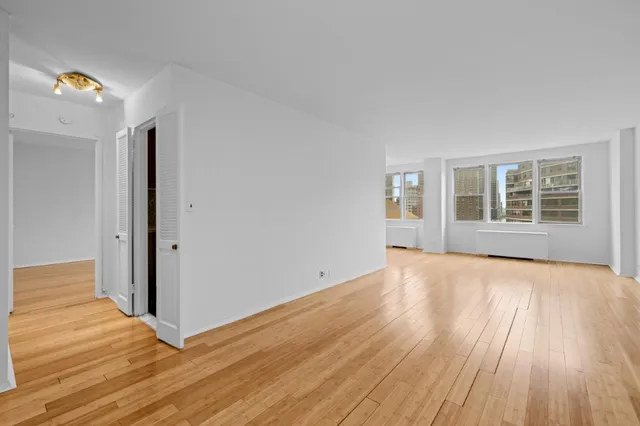 $699,000 | 201 East 36th Street, Unit 14F | Murray Hill