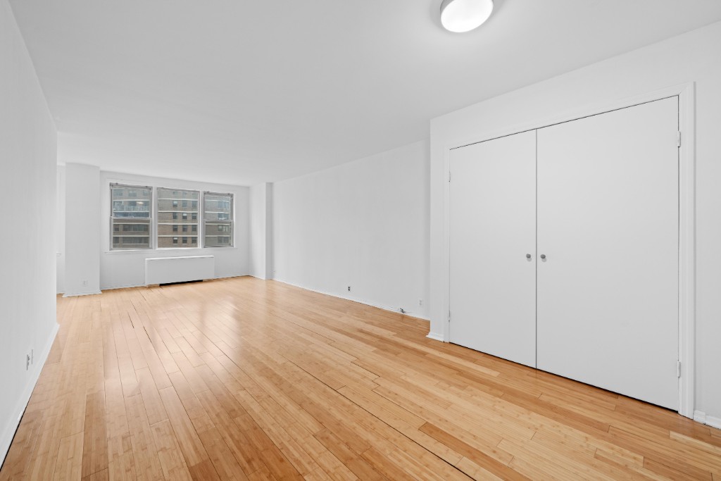 201 East 36th Street, Unit 14F Manhattan, NY 10016 - Photo 5 of 15 Photo 5