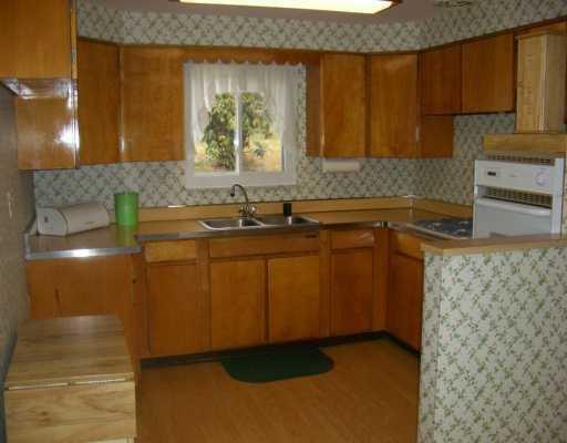 48 Belleview McKees Rocks, PA 15136 - Photo 3 of 8 Den/Family/Great Room.
