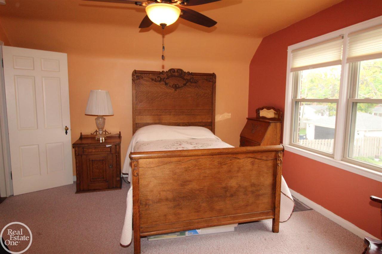 533 Fisher Road Grosse Pointe, MI 48230 - Photo 26 of 54 50044993-25.JPG