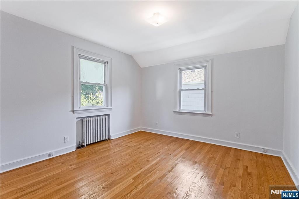 566 Barnett Place Ridgewood, NJ 07450 - Photo 7 of 11