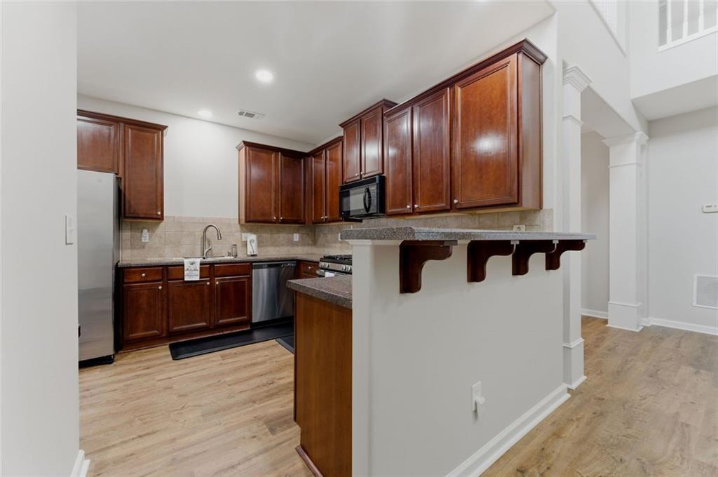 1142 Lake Point Way Suwanee, GA 30024 - Photo 12 of 31