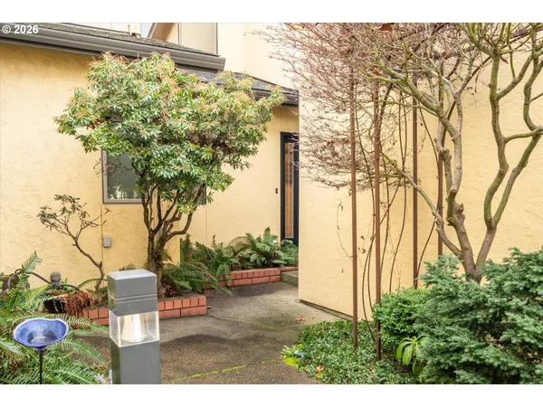 $755,000 | 574 Wimbledon Court, Eugene, OR 97401