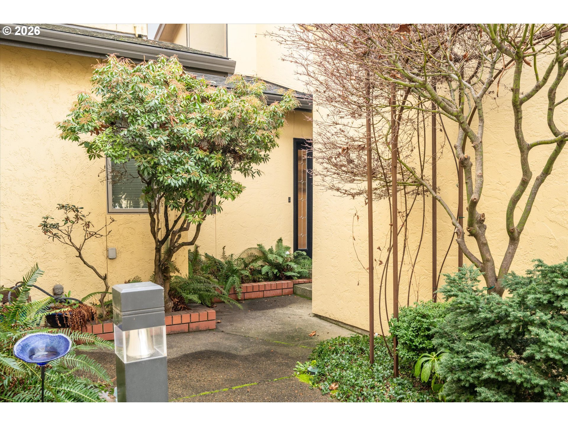 574 Wimbledon Court Eugene, OR 97401 - Photo 3 of 45