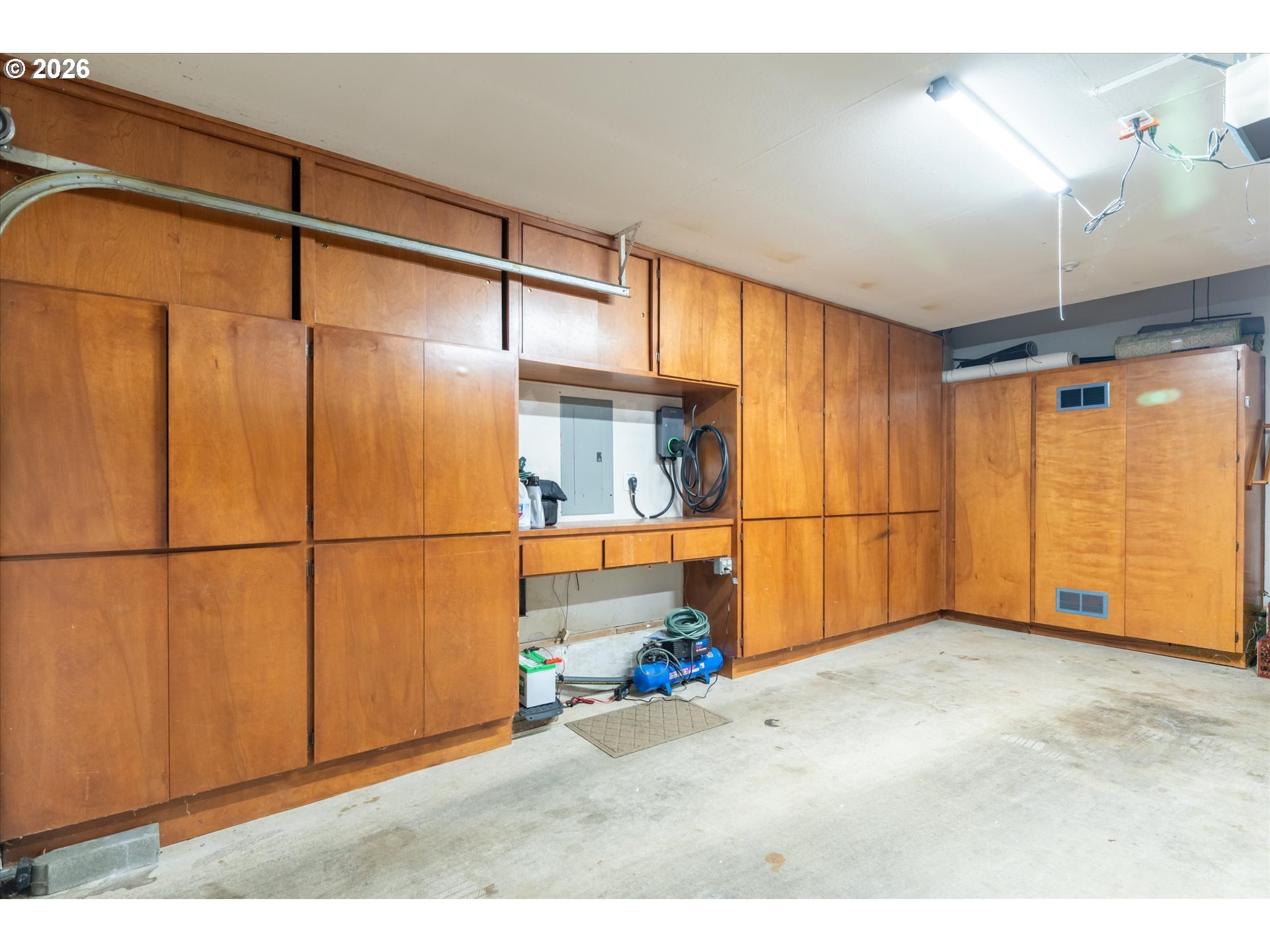 574 Wimbledon Court Eugene, OR 97401 - Photo 35 of 45