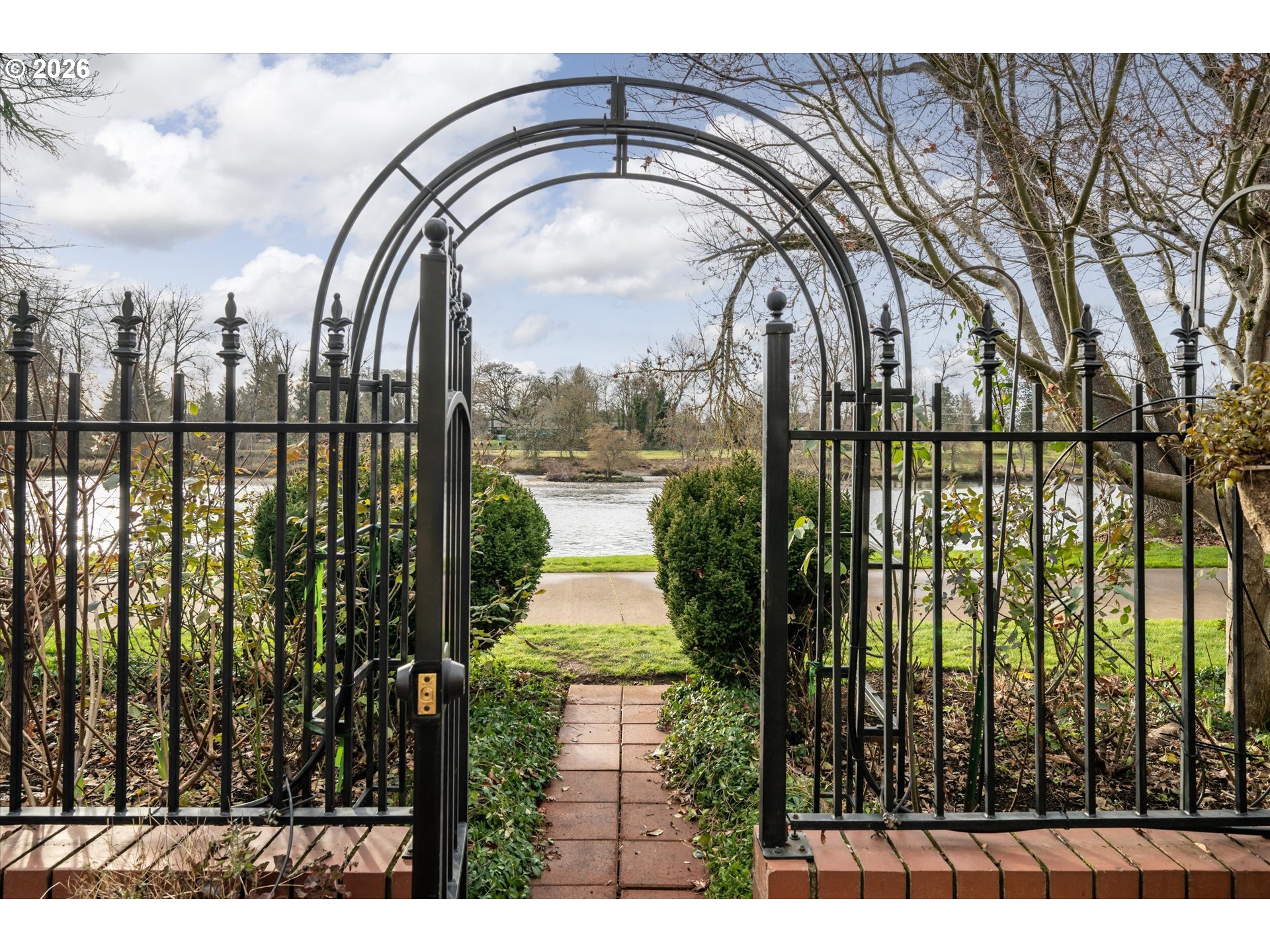 574 Wimbledon Court Eugene, OR 97401 - Photo 38 of 45
