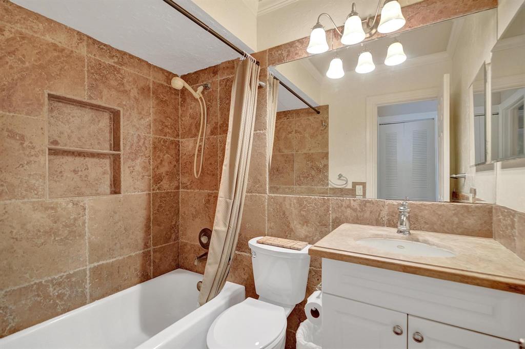 7625 Northwest 88th Way Tamarac, FL 33321 - Photo 30 of 46