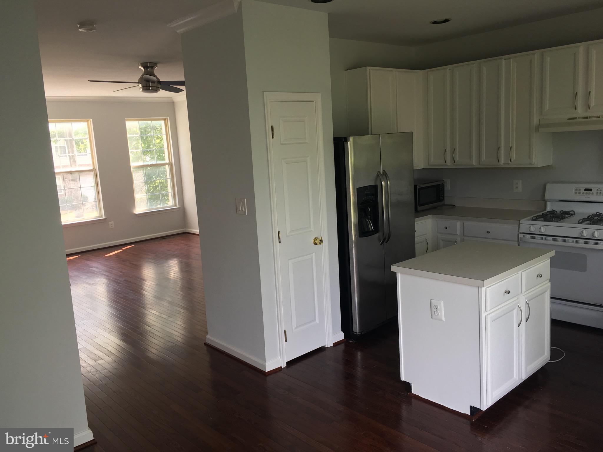 14804 Edman Road Centreville, VA 20121 - Photo 8 of 30 Kitchen