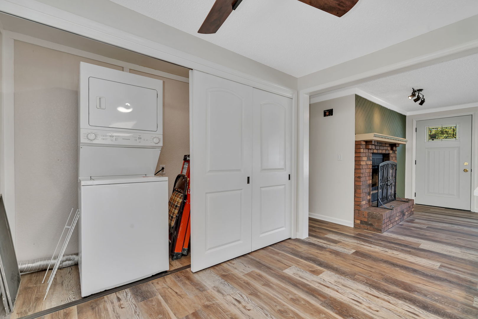 53 Duncan Drive Bourbonnais, IL 60914 - Photo 13 of 49 a view of an entryway with wooden floor