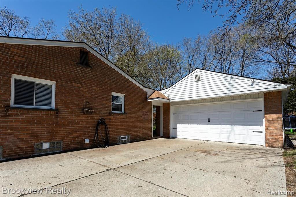 270 Winry Drive Rochester Hills, MI 48307 - Photo 3 of 28