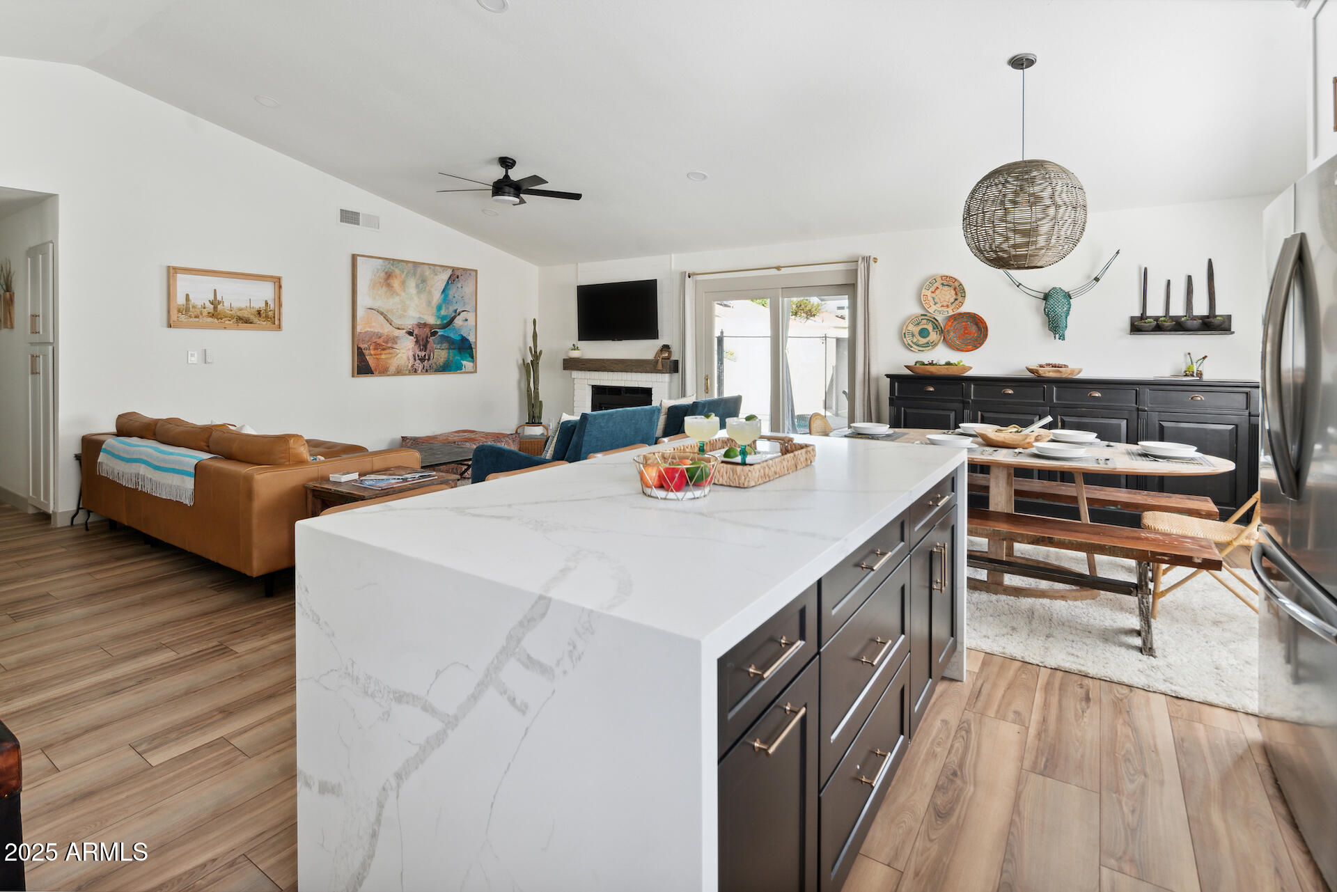 15641 North 63rd Street Scottsdale, AZ 85254 - Photo 6 of 32 a very nice looking room with a large window