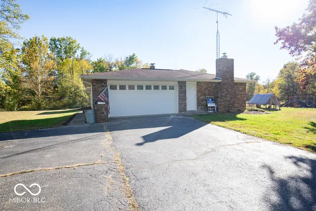 $399,000 | 2645 Private Road 175 West, North Vernon, IN 47265