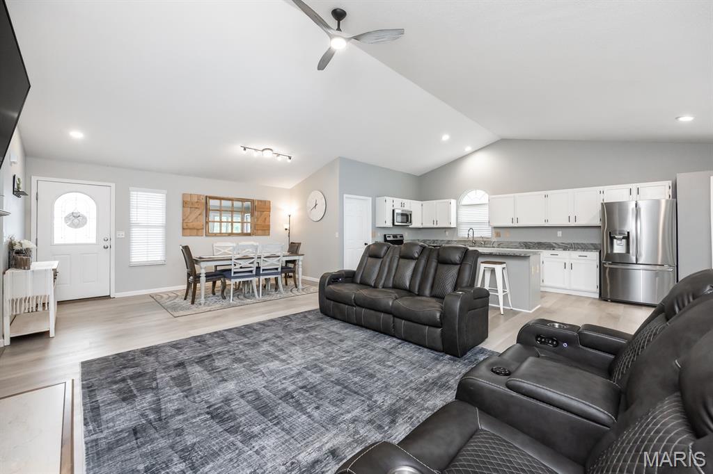 98 Stonebrooke Troy, IL 62294 - Photo 4 of 35