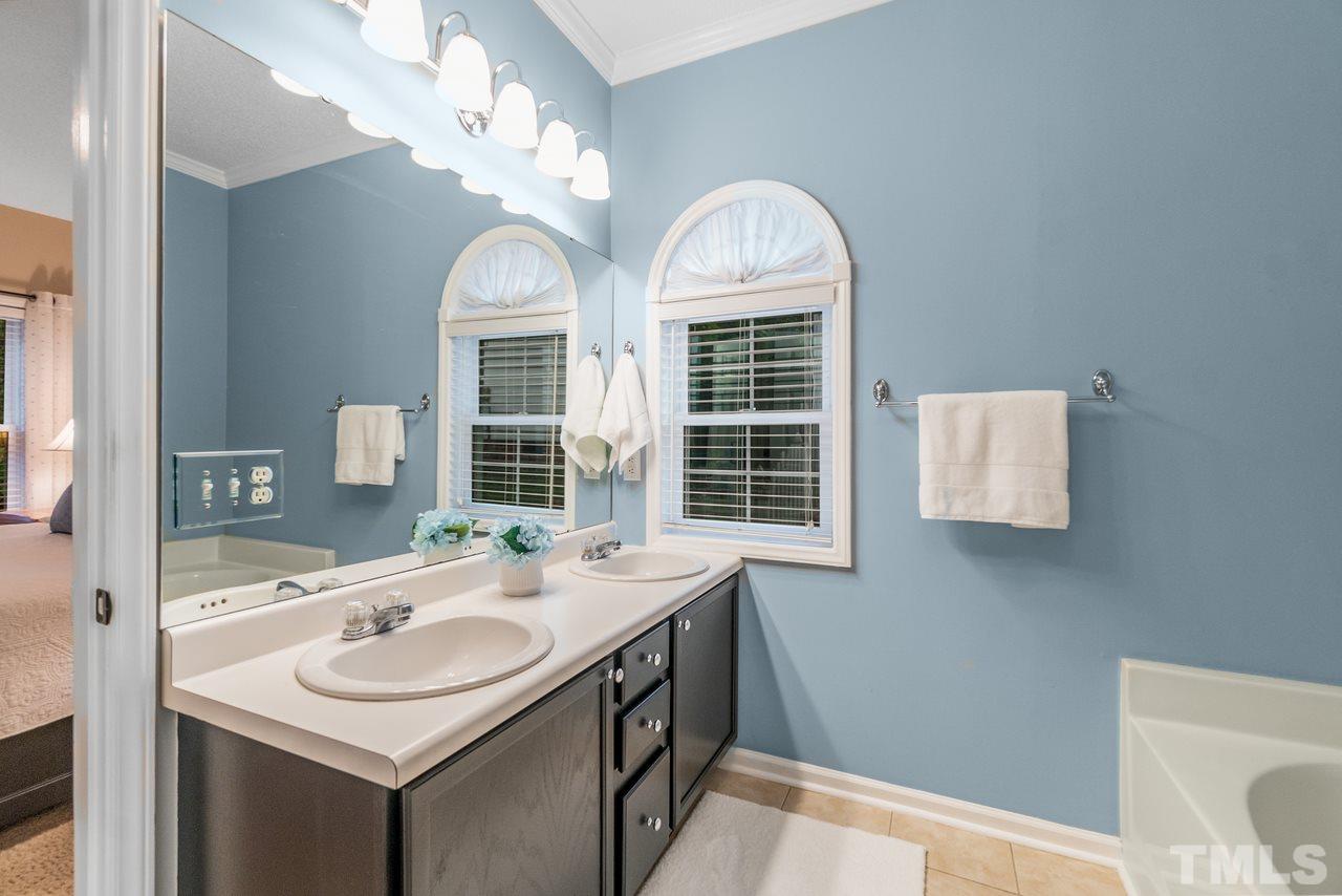 1322 Red Twig Road Apex, NC 27502 - Photo 20 of 30 Gallery Image 20