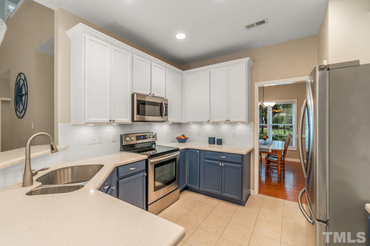 1322 Red Twig Road Apex, NC 27502 - Photo 10 of 30 Gallery Image 10