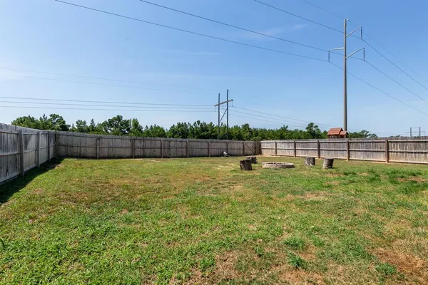 a view of a yard