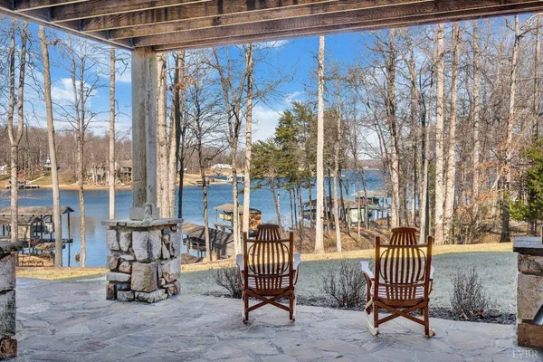 $2,500,000 | 104 Arbor Lane, Huddleston, VA 24104