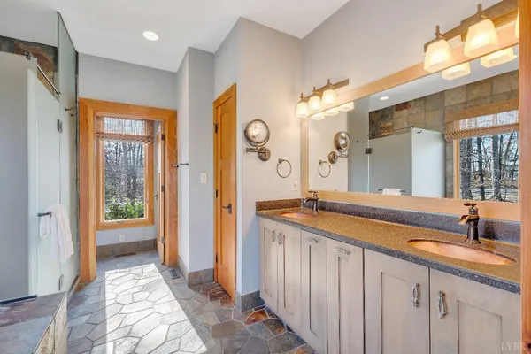 $2,500,000 | 104 Arbor Lane, Huddleston, VA 24104