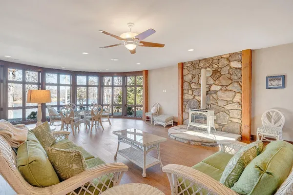 $2,500,000 | 104 Arbor Lane, Huddleston, VA 24104