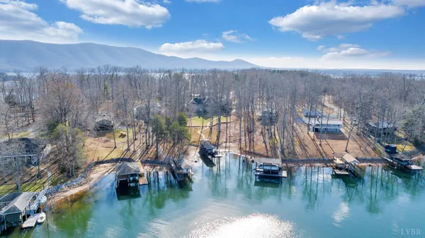$2,500,000 | 104 Arbor Lane, Huddleston, VA 24104