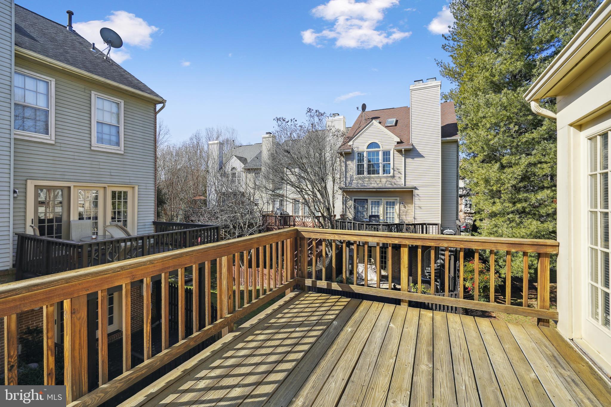 3800 Inverness Road Fairfax, VA 22033 - Photo 12 of 43 Faces Courtyard Area