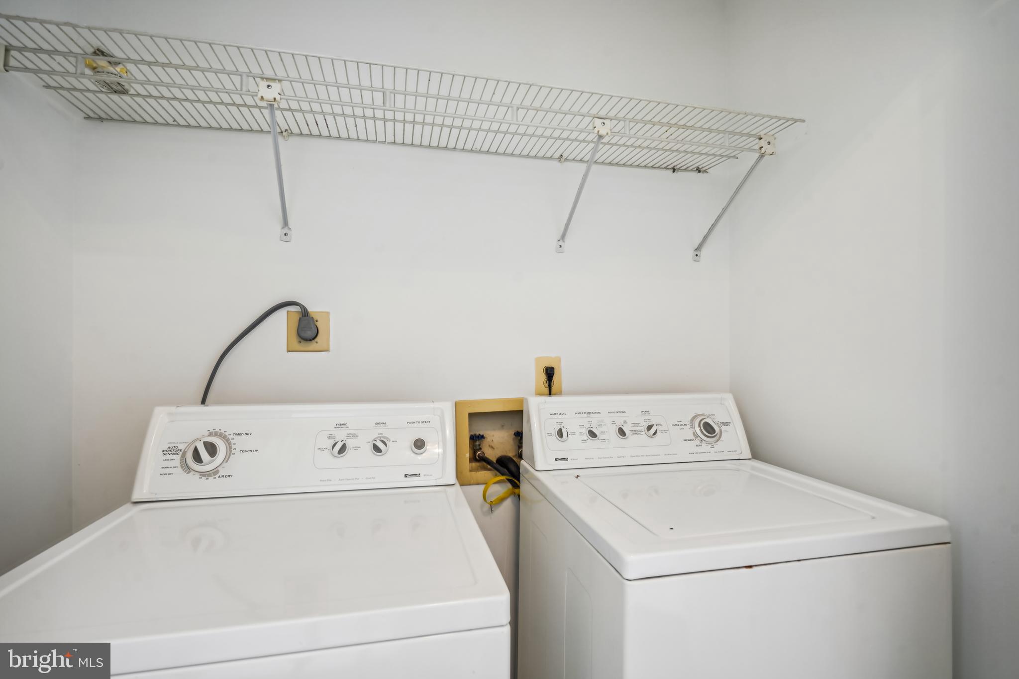 3800 Inverness Road Fairfax, VA 22033 - Photo 17 of 43 Laundry on Main