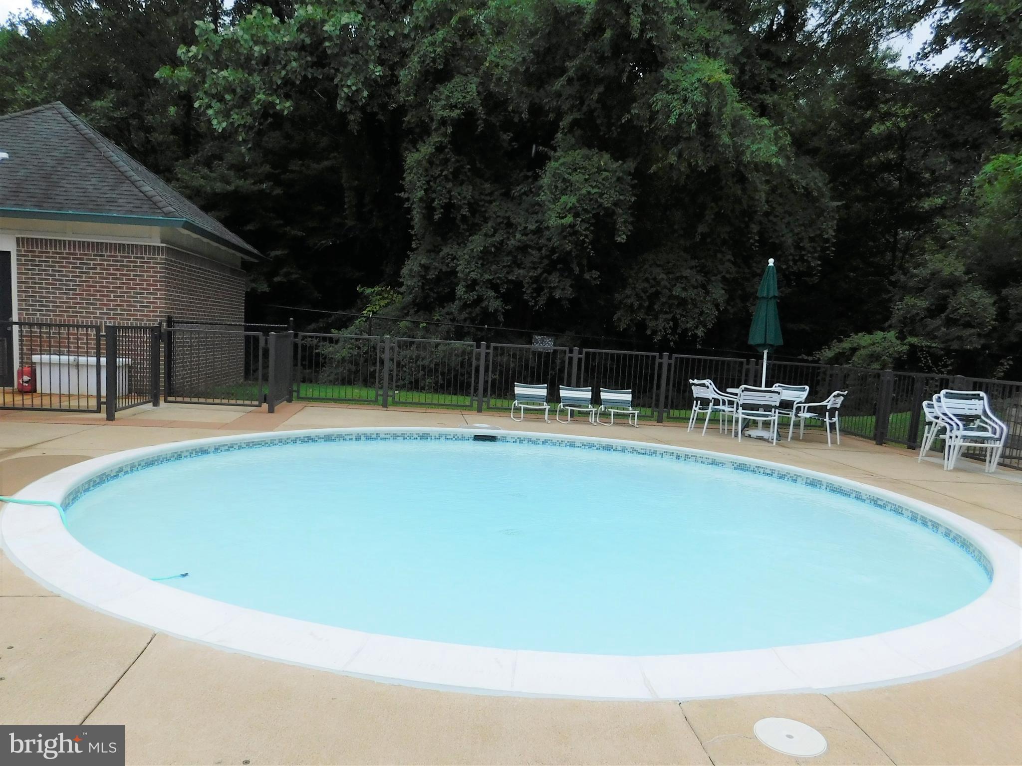 3800 Inverness Road Fairfax, VA 22033 - Photo 39 of 43 Kids Pool Area