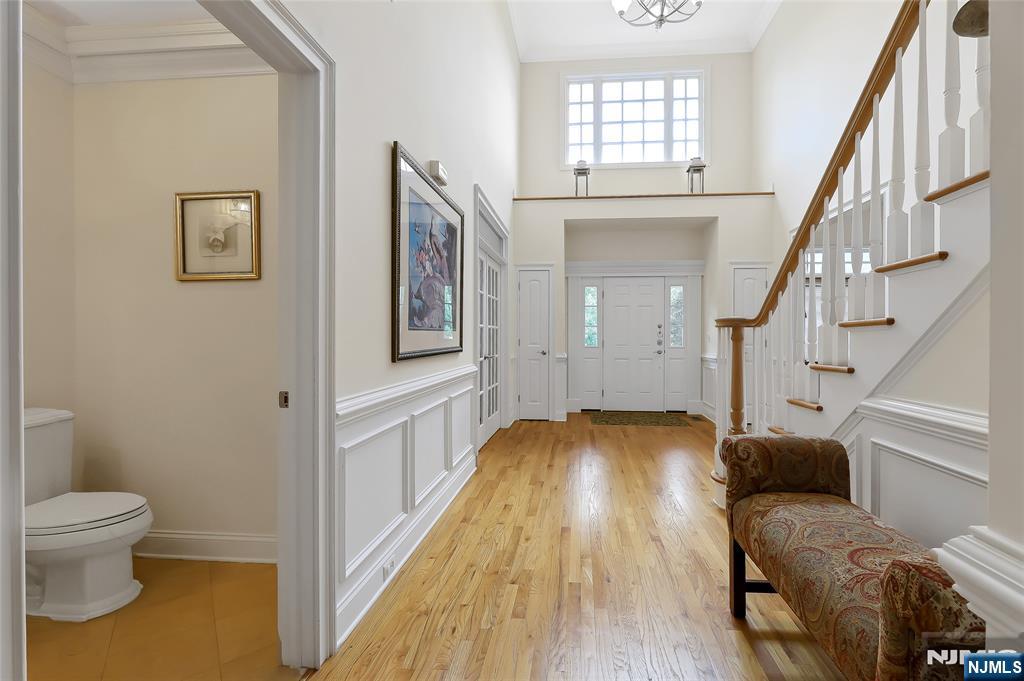 22 Meadowlake Drive Mahwah, NJ 07430 - Photo 10 of 39