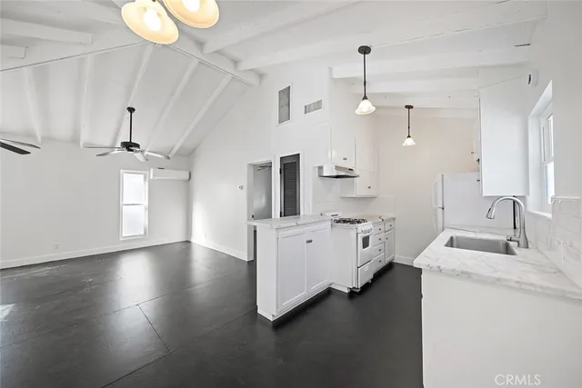 $8,900 | 435 Dahlia Avenue, Corona del Mar, CA 92625