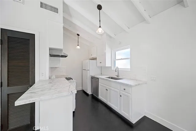 $8,900 | 435 Dahlia Avenue, Corona del Mar, CA 92625