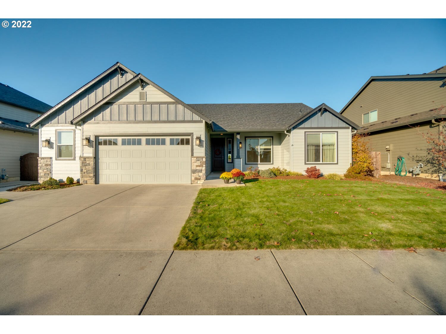 4724 North 6th Street Ridgefield, WA 98642 - Photo 1 of 32 a front view of a house with a yard